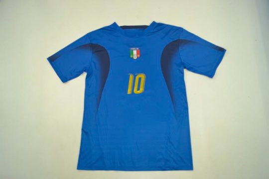Totti Front Nameset, Italy 2006 Home Short-Sleeve