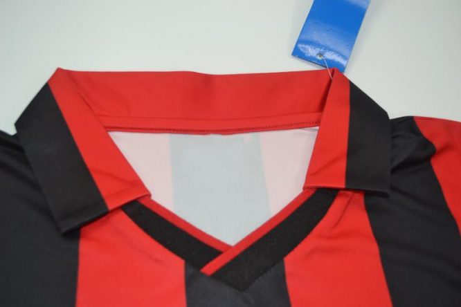 Shirt Collar Front, AC Milan 1990-91 With Intercontinental Cup Logo Short-Sleeve Kit