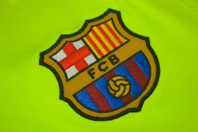 Shirt Barcelona Emblem, Barcelona 2005-2006 Away Long-Sleeve
