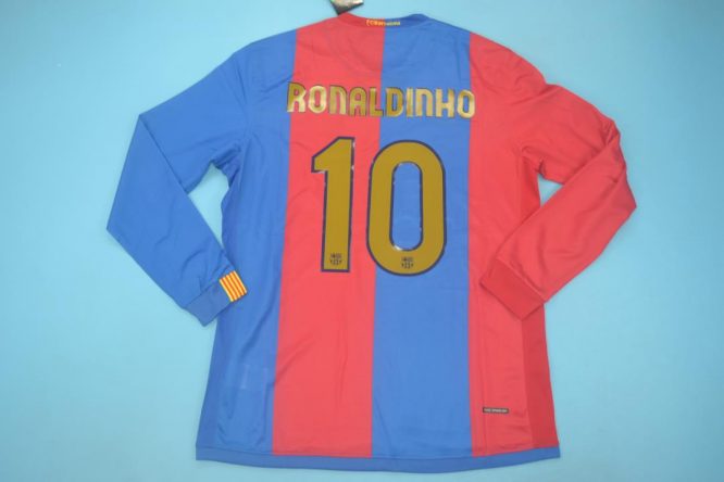 Ronaldinho Nameset, Barcelona 2006-2007 Home Long-Sleeve
