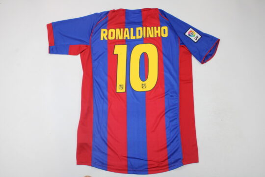 Ronaldinho Nameset, Barcelona 2004-2005 Home Short-Sleeve Jersey