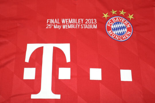 Shirt Front Closeup, Bayern Munich 2012-2013 Home UCL Final Edition Long-Sleeve Kit