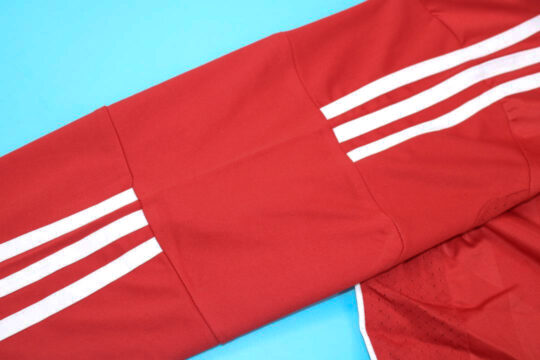 Shirt Sleeve Closeup, Bayern Munich 2012-2013 Home UCL Final Edition Long-Sleeve Kit