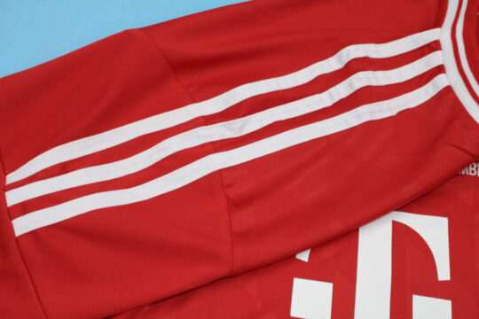 Shirt Sleeve Closeup, Bayern Munich 2012-2013 Home UCL Final Edition Short-Sleeve Kit