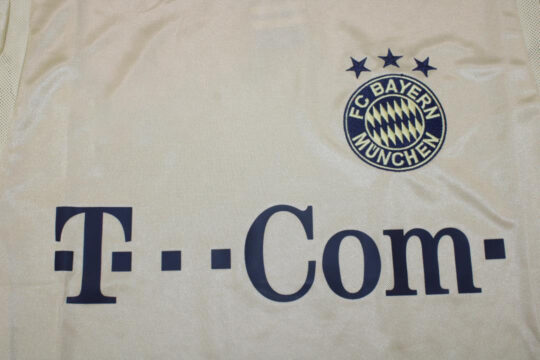Shirt Front Closeup, Bayern Munich 2004-2006 Away Gold Short-Sleeve Jersey/Kit