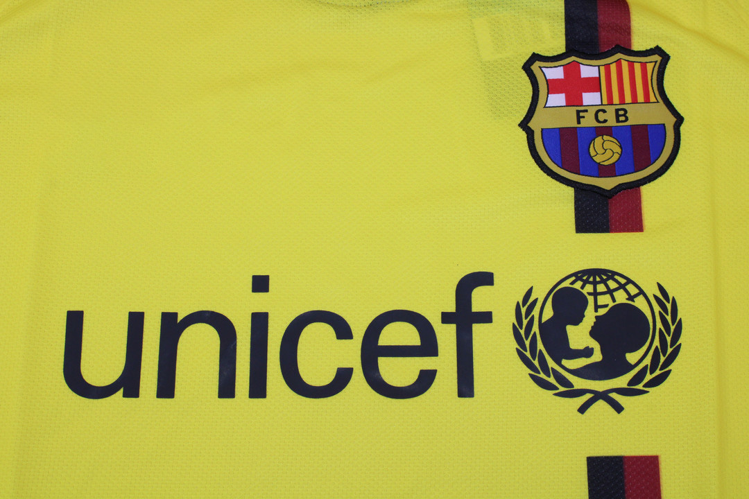 Barcelona away best sale kit 2009