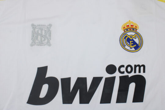 Shirt Front Closeup, Real Madrid 2009-2010 Home Long-Sleeve Jersey
