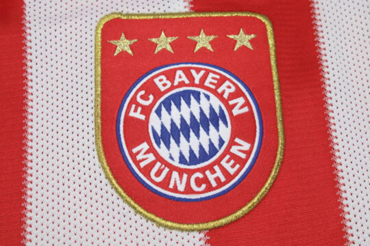 Bayern Logo, Bayern Munich 2010-2011 Home Short-Sleeve Kit