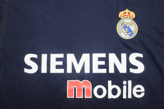 Shirt Front Closeup - Real Madrid 2004-2005 Away Short-Sleeve Jersey