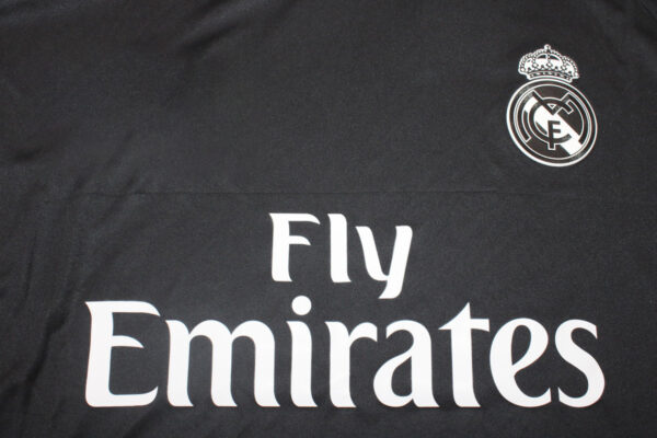 Shirt Front Closeup - Real Madrid 2016-2017 Third Long-Sleeve Jersey