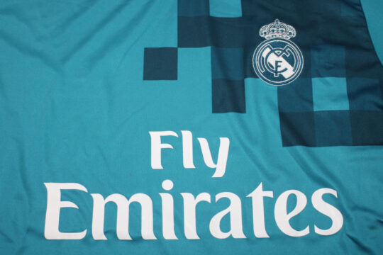 Shirt Front Closeup - Real Madrid 2017-2018 Third Long-Sleeve Jersey
