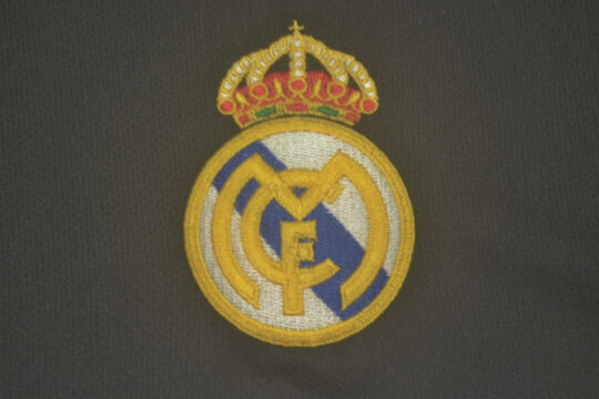 Real Madrid Emblem - Real Madrid 2004-2005 Away Short-Sleeve Jersey