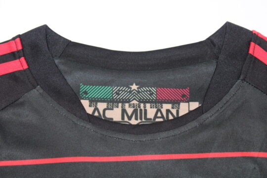 Shirt Collar Front - AC Milan 2010-2011 Away Short-Sleeve Jersey