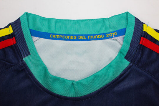 Shirt Collar Front, Spain 2010 Home Goalkeeper Short-Sleeve Jersey - Casillas