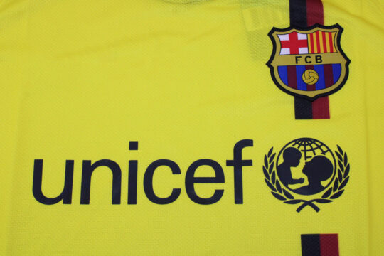 Shirt Front Closeup, Barcelona 2008-2009 Away Yellow Long-Sleeve Jersey
