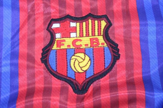 Shirt Barcelona Emblem, Barcelona 1991-1992 Home Long-Sleeve Jersey