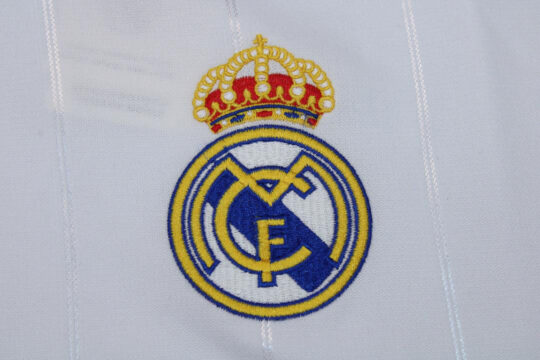 Real Madrid Emblem - Real Madrid 2012-2013 Home Short-Sleeve Kit