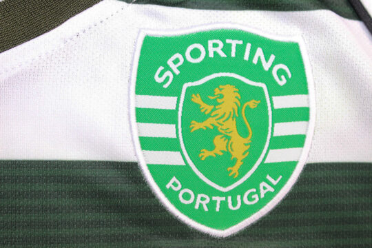 Sporting Emblem, Sporting Lisbon 2001-2002 Home Long-Sleeve Jersey
