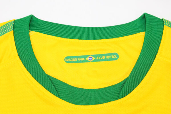 Brazil 2010 World Cup Home Short Sleeve Football Shirt [As worn by Elano, Kaká & Thiago Silva] - Image 2