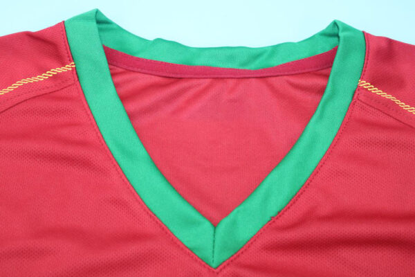 Shirt Collar Front - Portugal 2006-2008 Home Short-Sleeve Jersey