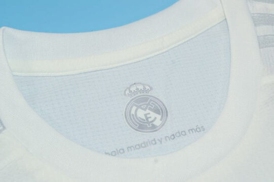 Shirt Collar Front - Real Madrid 2015-2016 Home Short-Sleeve Jersey