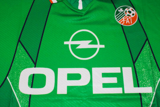 Shirt Front Closeup, Ireland 1994-1995 Home Short-Sleeve Jersey