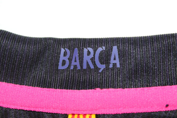 Collar Back Closeup - Barcelona 2016-2017 Away Long-Sleeve Jersey