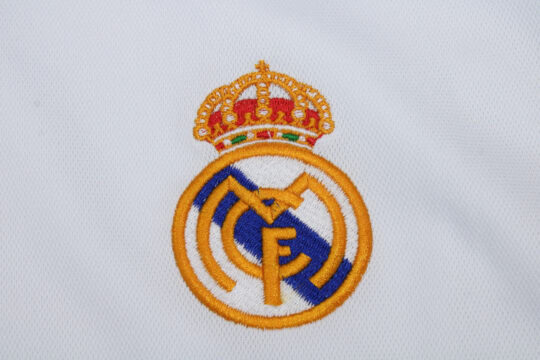 Real Madrid Emblem - Real Madrid 2000-2001 Home Short-Sleeve Jersey