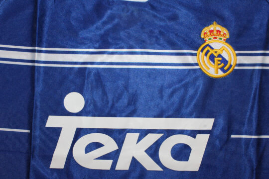 Front Closeup - Real Madrid 1998-1999 Away Long-Sleeve Jersey